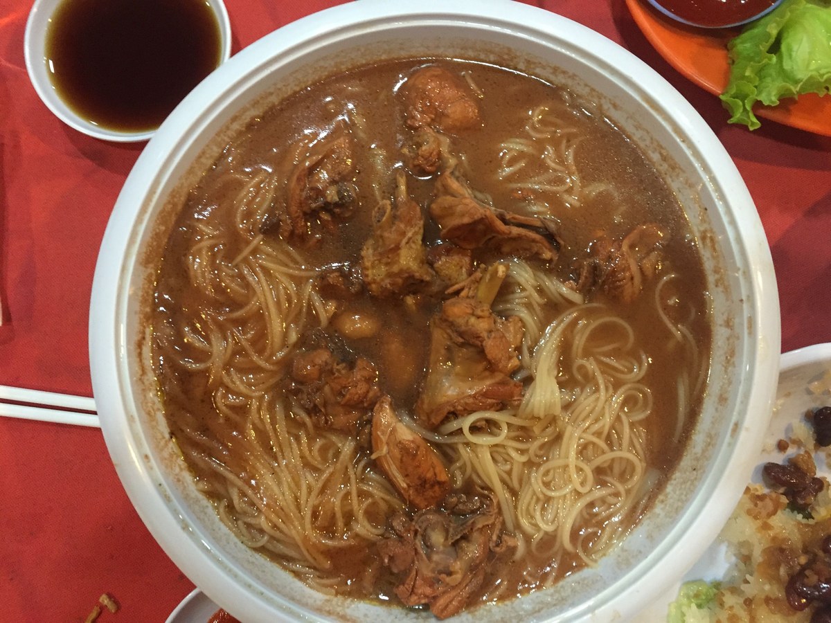 Fujian red wine chicken with red rice wine lees sauce.